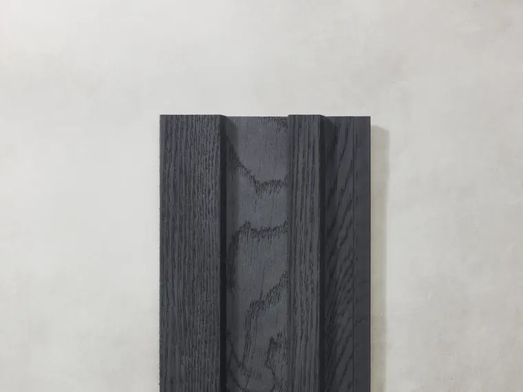 לוח Board & Batten+ בגוון Anthracite, צילום Millboard