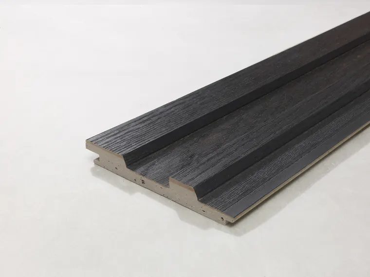 לוח Board & Batten+ בגוון Burnt Cedar, צילום Millboard