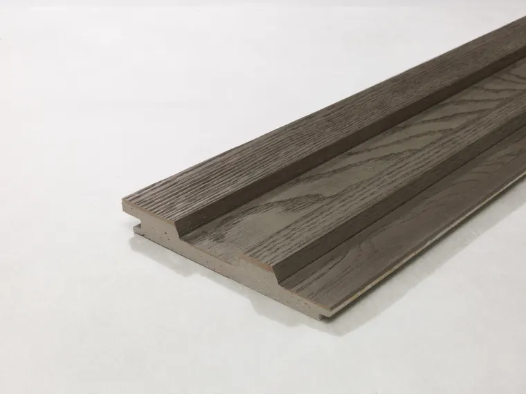 לוח Board & Batten+ בגוון Ebony Grey, צילום Millboard