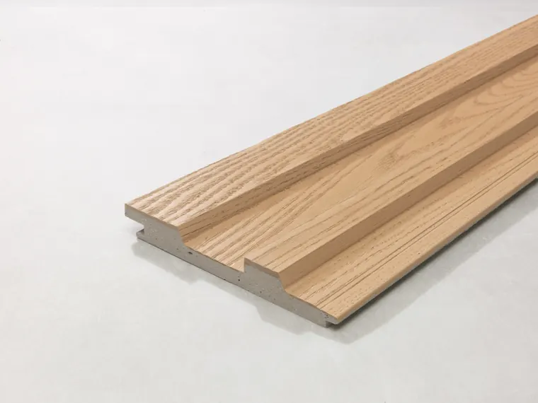 לוח Board & Batten+ בגוון Golden Oak, צילום Millboard